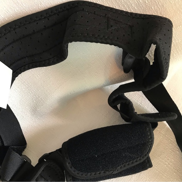 GAIAM Restore Posture Corrector Black Adjustable Clasps and Velcro NWT NIB - Picture 3 of 11